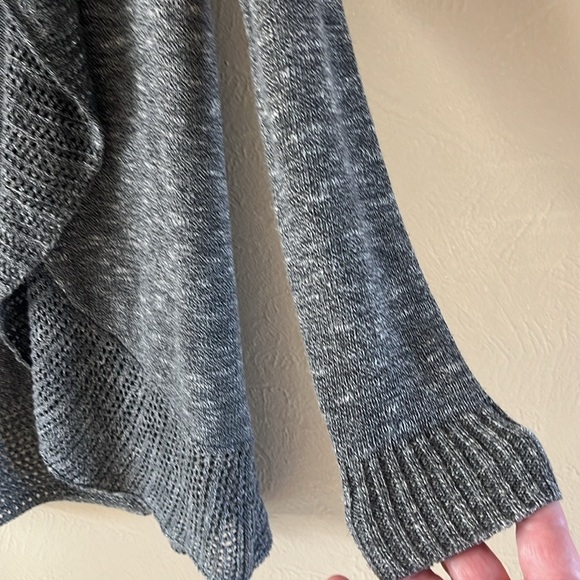 Torrid Cardigan Crochet Trim Cascade Front Size 00 M/L Heather Gray Long Sleeves - Picture 3 of 14